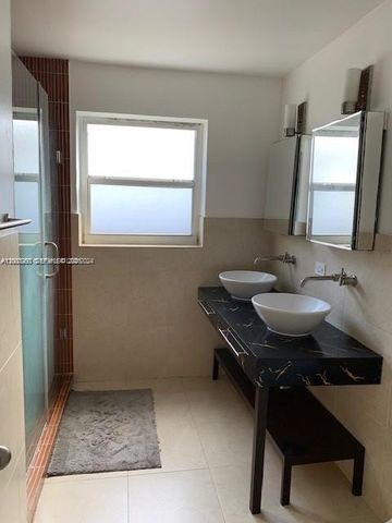 931 NE 81st St, Miami, FL 33138