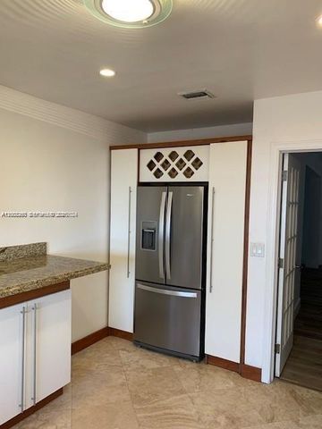 931 NE 81st St, Miami, FL 33138