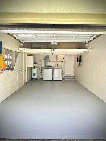 931 NE 81st St, Miami, FL 33138