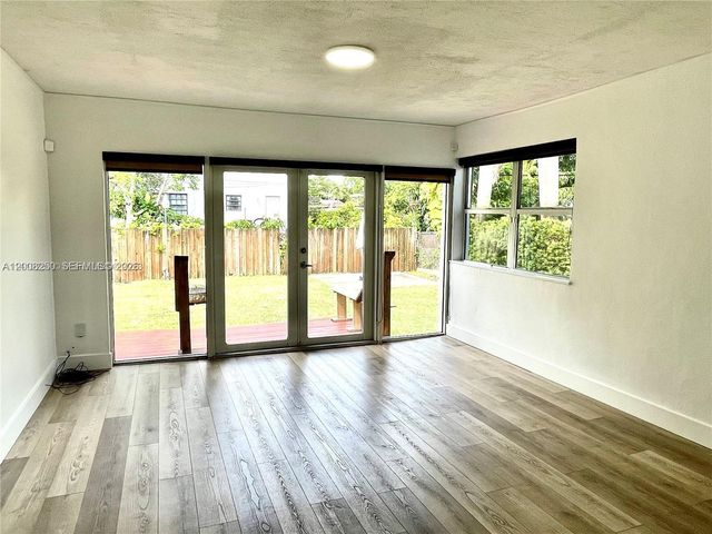 931 NE 81st St, Miami, FL 33138