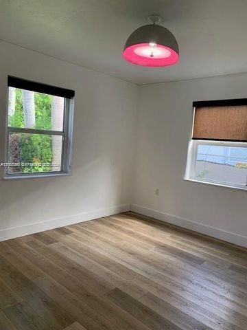 931 NE 81st St, Miami, FL 33138