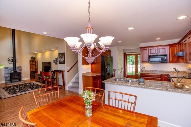 117 Circle Drive South, West Amwell Twp., NJ 08530