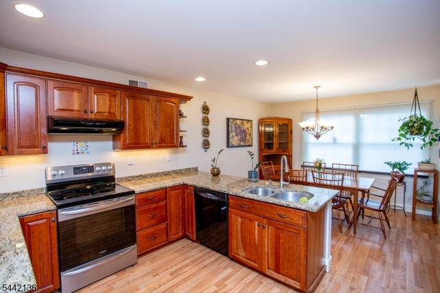 117 Circle Drive South, West Amwell Twp., NJ 08530