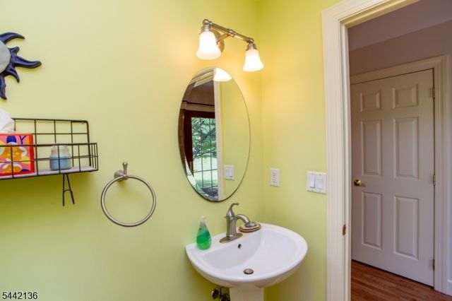 117 Circle Drive South, West Amwell Twp., NJ 08530