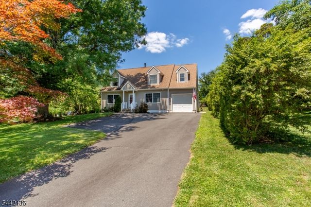 117 Circle Drive South, West Amwell Twp., NJ 08530