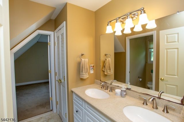 117 Circle Drive South, West Amwell Twp., NJ 08530