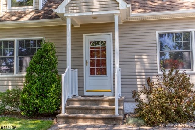 117 Circle Drive South, West Amwell Twp., NJ 08530