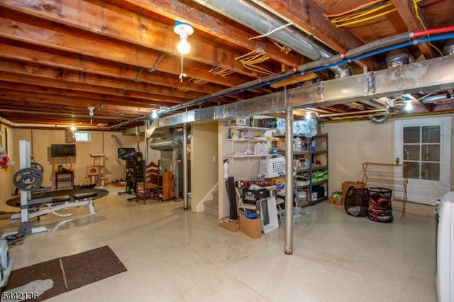 117 Circle Drive South, West Amwell Twp., NJ 08530