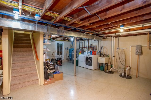 117 Circle Drive South, West Amwell Twp., NJ 08530