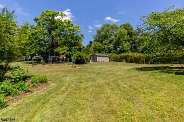 117 Circle Drive South, West Amwell Twp., NJ 08530