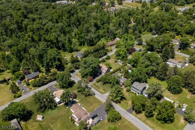 117 Circle Drive South, West Amwell Twp., NJ 08530