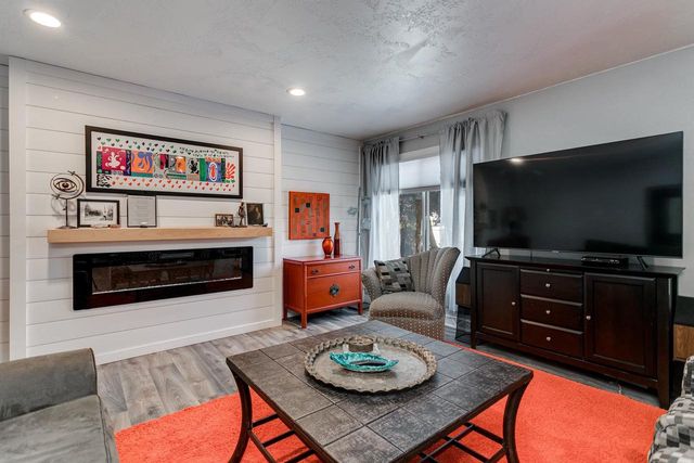 629 BELMONT COURT, Neenah, WI 54956