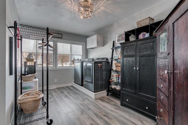 629 BELMONT COURT, Neenah, WI 54956