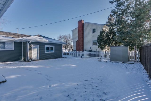 629 BELMONT COURT, Neenah, WI 54956