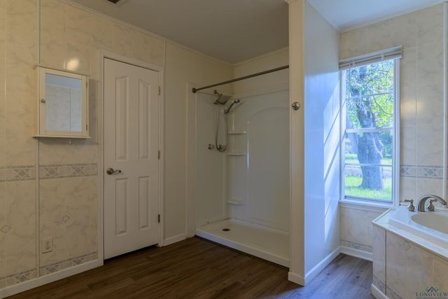 205 AUSTIN PARKWAY, Lone Star, TX 75668