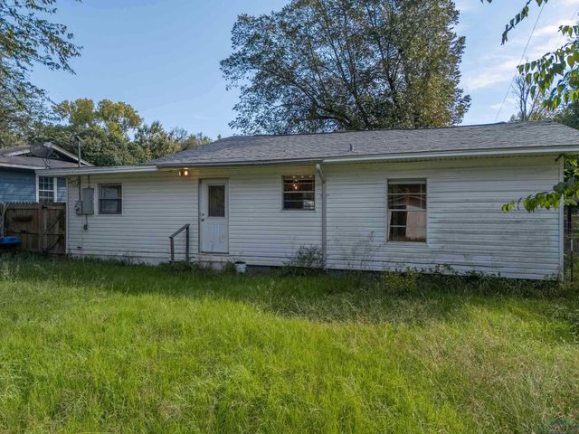 205 AUSTIN PARKWAY, Lone Star, TX 75668