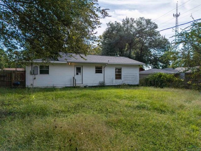 205 AUSTIN PARKWAY, Lone Star, TX 75668