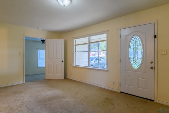 205 AUSTIN PARKWAY, Lone Star, TX 75668