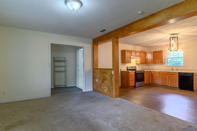 205 AUSTIN PARKWAY, Lone Star, TX 75668