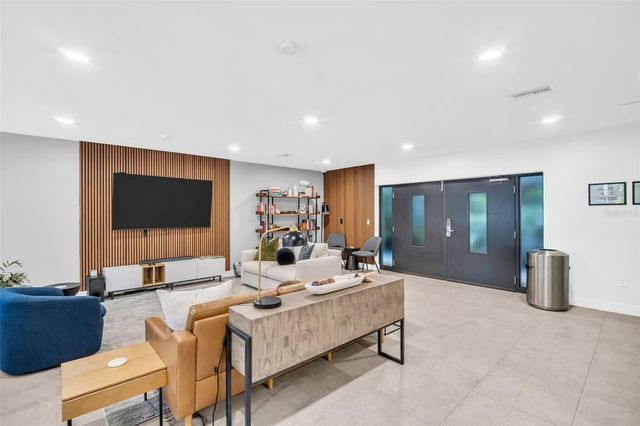 1010 CENTRAL AVENUE 427, St Petersburg, FL 33705