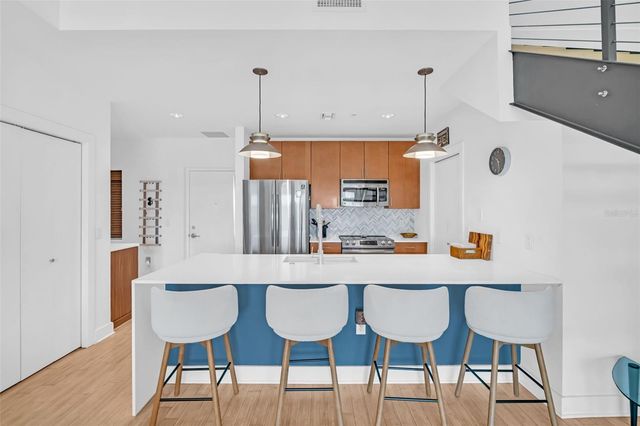 1010 CENTRAL AVENUE 427, St Petersburg, FL 33705