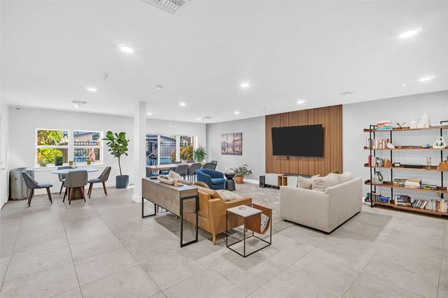 1010 CENTRAL AVENUE 427, St Petersburg, FL 33705