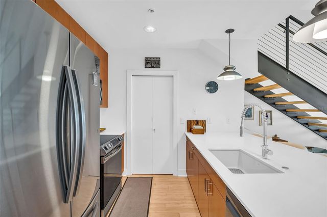 1010 CENTRAL AVENUE 427, St Petersburg, FL 33705