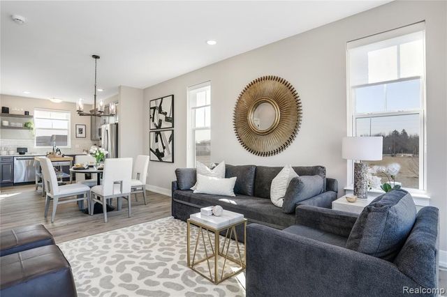 30005 Center Street 12, New Hudson, MI 48165