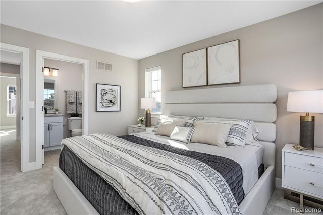 30005 Center Street 12, New Hudson, MI 48165