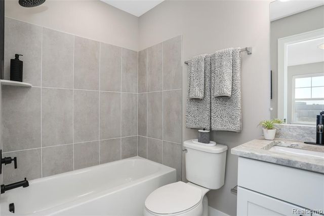 30005 Center Street 12, New Hudson, MI 48165