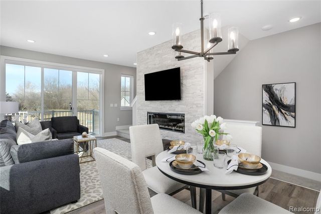 30005 Center Street 12, New Hudson, MI 48165