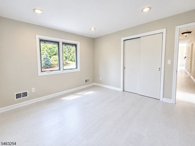 95 Eagle Rock Ave, Roseland Boro, NJ 07068