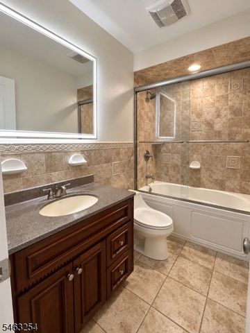 95 Eagle Rock Ave, Roseland Boro, NJ 07068