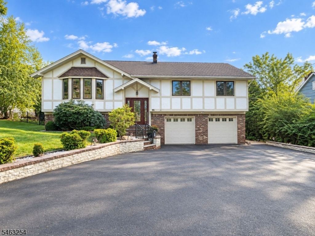95 Eagle Rock Ave, Roseland Boro, NJ 07068