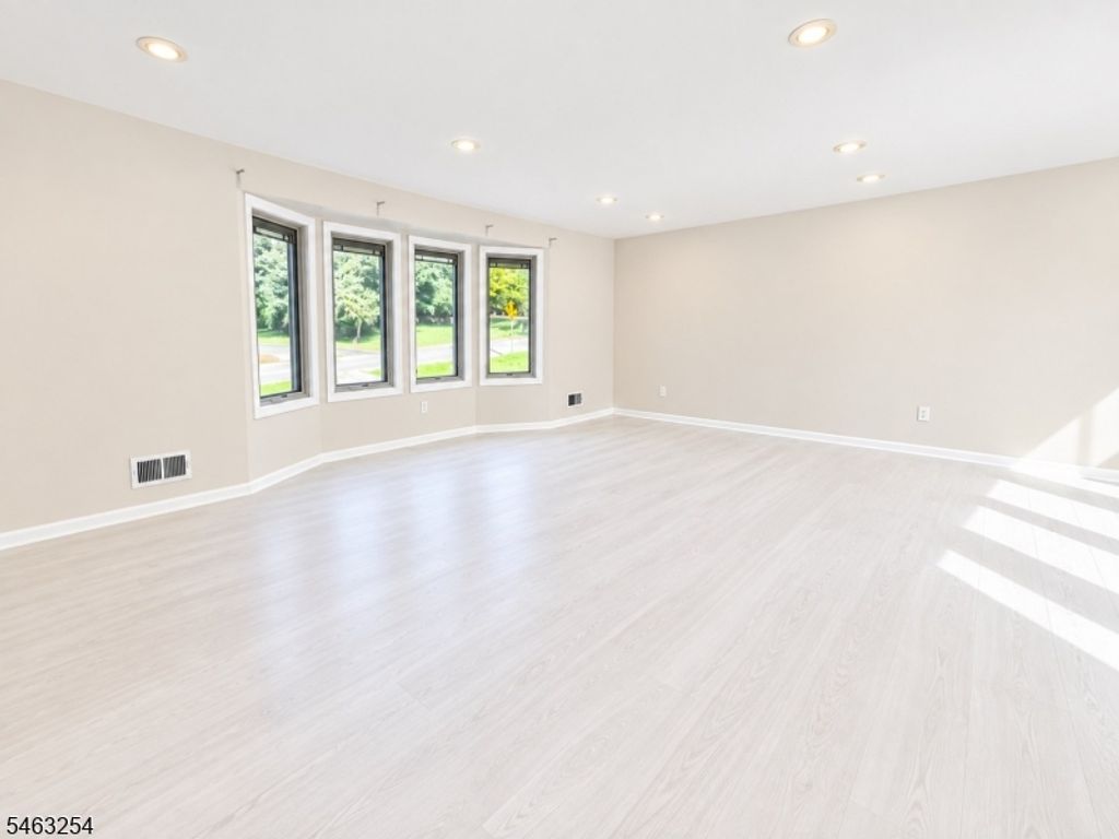 95 Eagle Rock Ave, Roseland Boro, NJ 07068 — photo 4