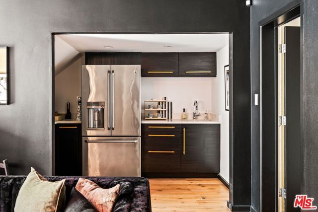 129 Outrigger Mall, Marina Del Rey, CA 90292