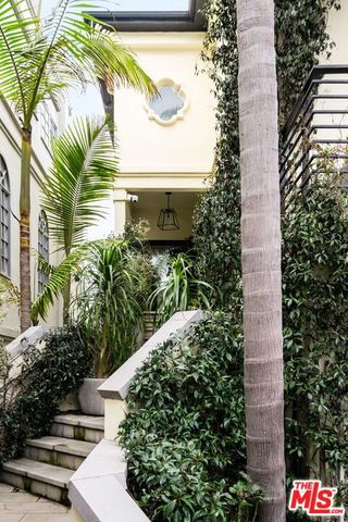 129 Outrigger Mall, Marina Del Rey, CA 90292