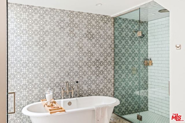 129 Outrigger Mall, Marina Del Rey, CA 90292