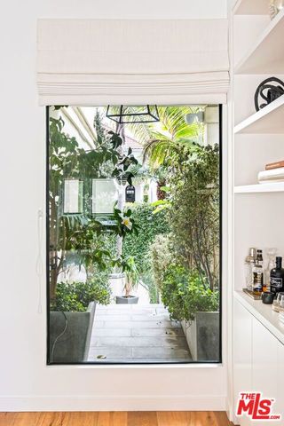 129 Outrigger Mall, Marina Del Rey, CA 90292