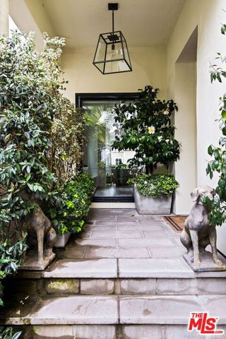 129 Outrigger Mall, Marina Del Rey, CA 90292