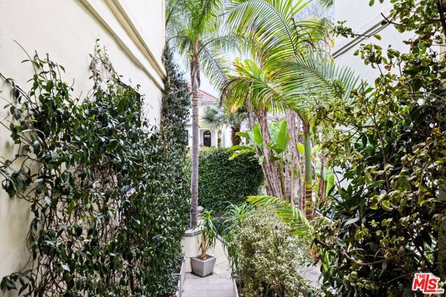 129 Outrigger Mall, Marina Del Rey, CA 90292