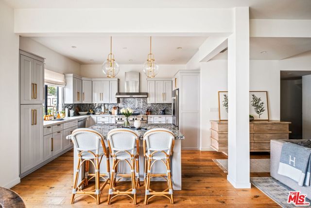 129 Outrigger Mall, Marina Del Rey, CA 90292