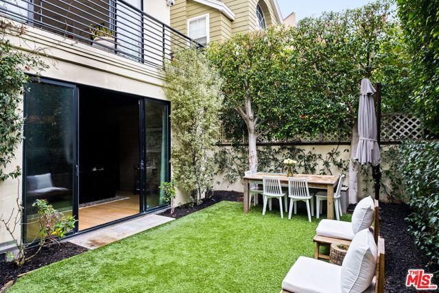 129 Outrigger Mall, Marina Del Rey, CA 90292