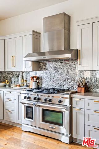 129 Outrigger Mall, Marina Del Rey, CA 90292