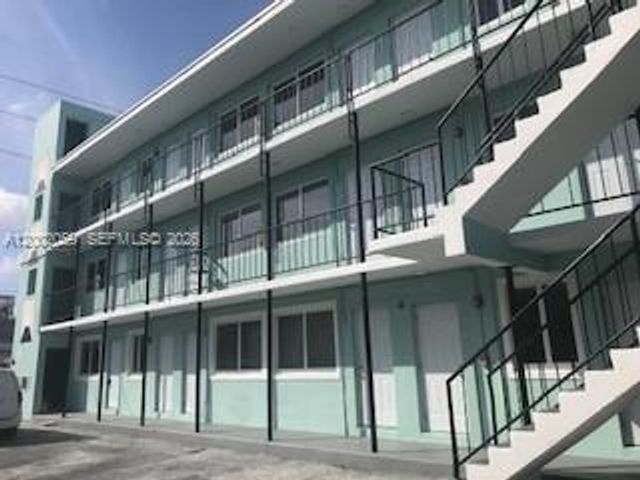 1815 NW 1st CT 8, Miami, FL 33136