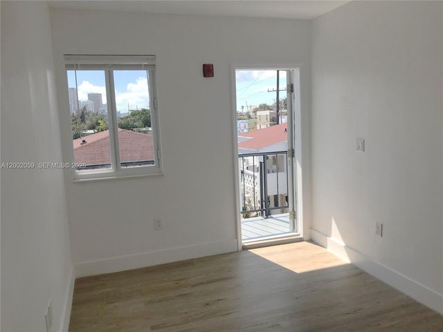 1815 NW 1st CT 8, Miami, FL 33136