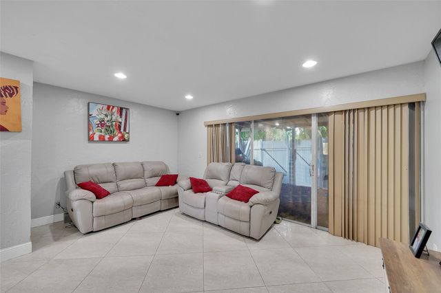 3103 NW 5th Terrace 4, Pompano Beach, FL 33064