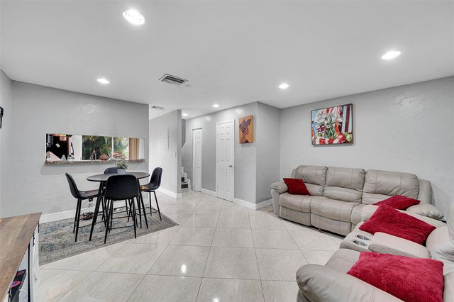 3103 NW 5th Terrace 4, Pompano Beach, FL 33064