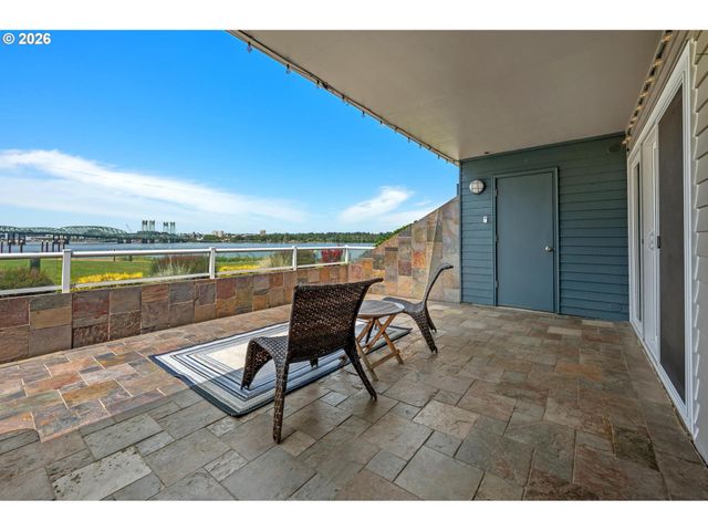 113 N HAYDEN BAY Dr, Portland, OR 97217