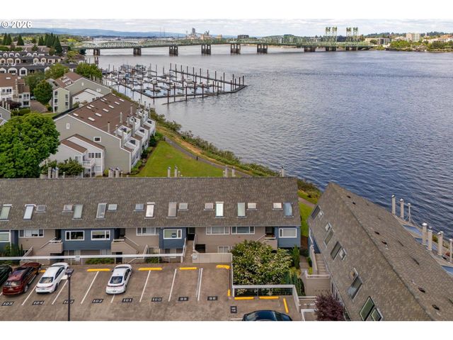 113 N HAYDEN BAY Dr, Portland, OR 97217